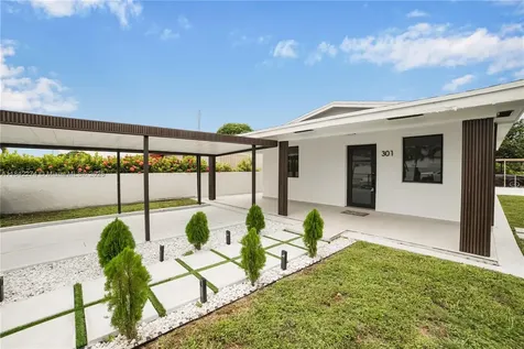 301 W 30th Street Hialeah FL 33012