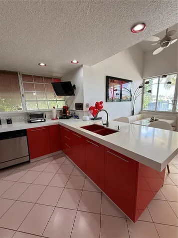 747 W 78th Street Hialeah FL 33014