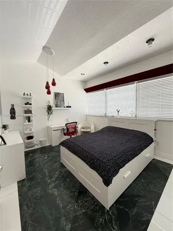 747 W 78th Street Hialeah FL 33014