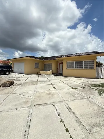 747 W 78th Street Hialeah FL 33014