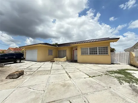 747 W 78th Street Hialeah FL 33014