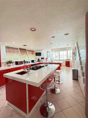 747 W 78th Street Hialeah FL 33014