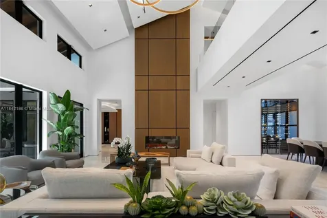 4241 Palm Lane Miami FL 33137