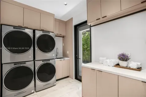 4241 Palm Lane Miami FL 33137