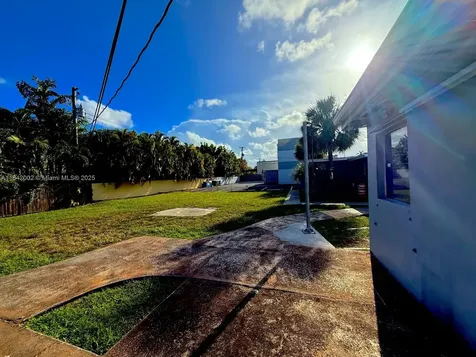 648 W Oakland Park Boulevard Wilton Manors FL 33311