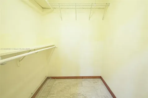 3542 SW 17 Street Miami FL 33145