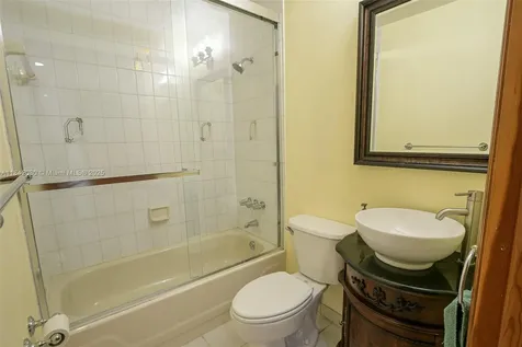 3542 SW 17 Street Miami FL 33145