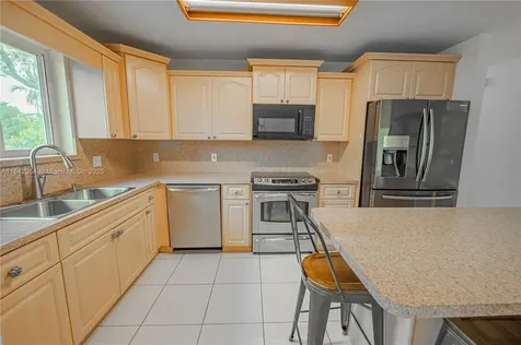 2419 Washington Street Hollywood FL 33020