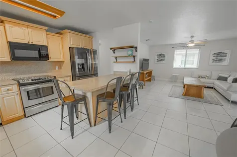 2419 Washington Street Hollywood FL 33020