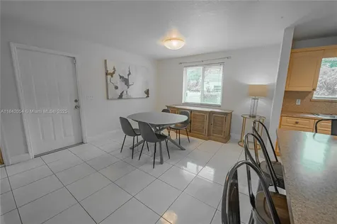 2419 Washington Street Hollywood FL 33020