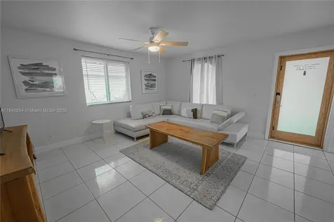 2419 Washington Street Hollywood FL 33020