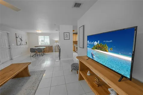 2419 Washington Street Hollywood FL 33020