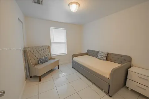 2419 Washington Street Hollywood FL 33020