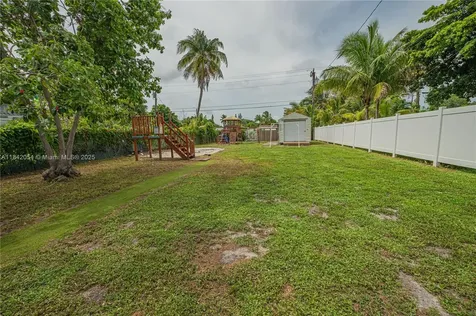 2419 Washington Street Hollywood FL 33020