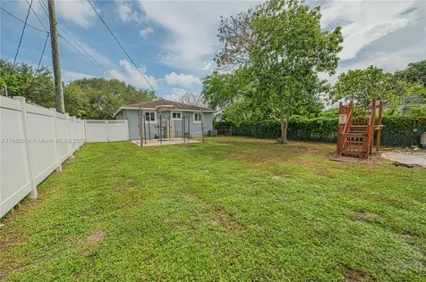 2419 Washington Street Hollywood FL 33020