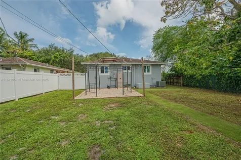 2419 Washington Street Hollywood FL 33020