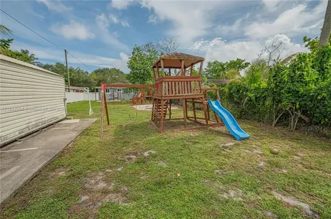 2419 Washington Street Hollywood FL 33020