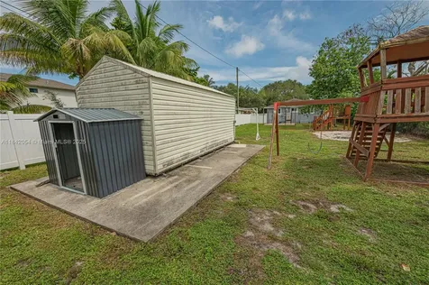 2419 Washington Street Hollywood FL 33020