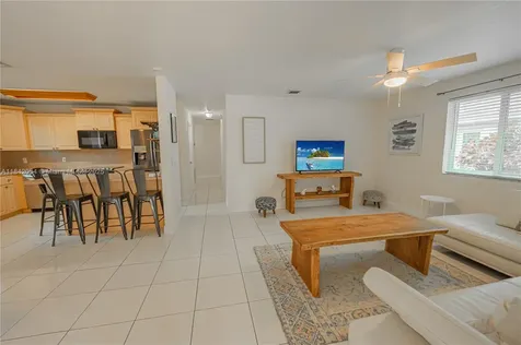 2419 Washington Street Hollywood FL 33020