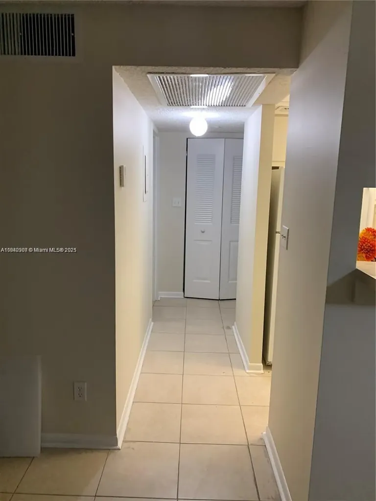 5831 Washington Street Hollywood FL 33023