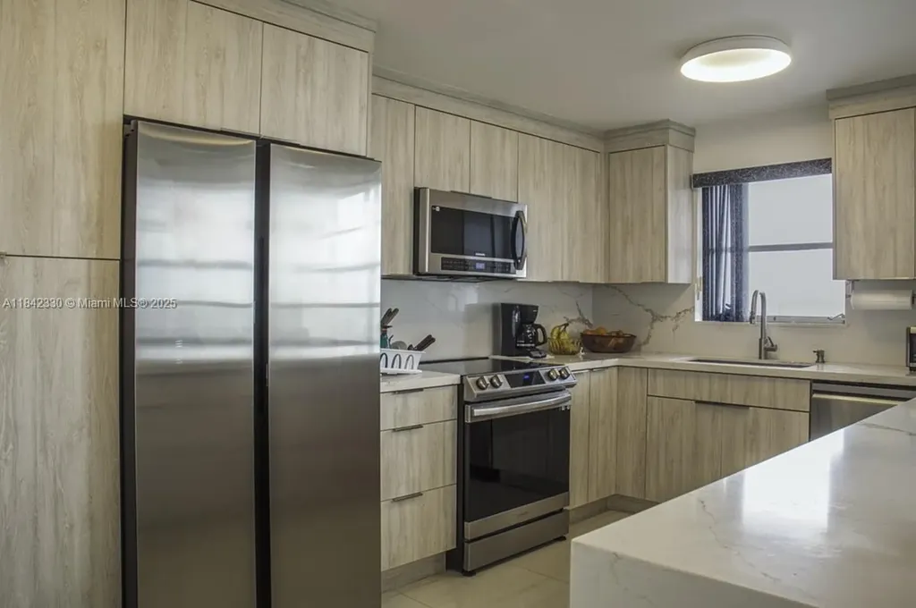 2780 NE 183rd Street Aventura FL 33160