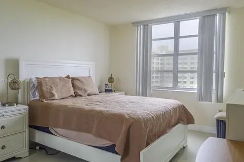 2780 NE 183rd Street Aventura FL 33160