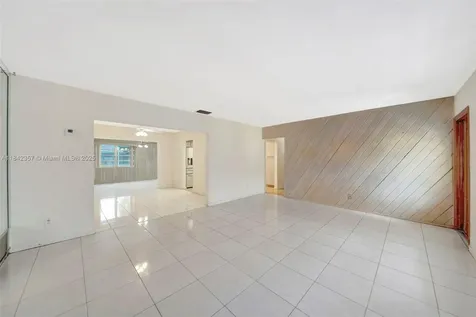 1741 NW 86th Avenue Pembroke Pines FL 33024