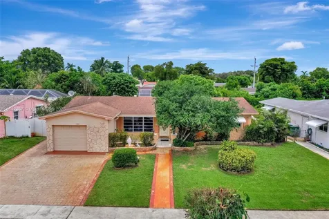 1741 NW 86th Avenue Pembroke Pines FL 33024