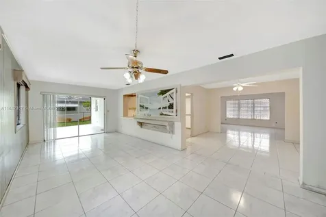 1741 NW 86th Avenue Pembroke Pines FL 33024