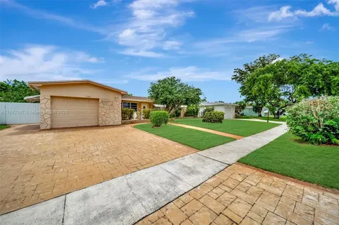 1741 NW 86th Avenue Pembroke Pines FL 33024