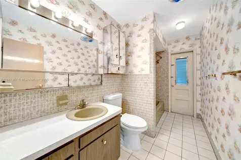 1741 NW 86th Avenue Pembroke Pines FL 33024