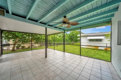 1741 NW 86th Avenue Pembroke Pines FL 33024