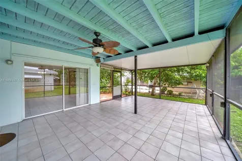 1741 NW 86th Avenue Pembroke Pines FL 33024