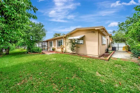 1741 NW 86th Avenue Pembroke Pines FL 33024