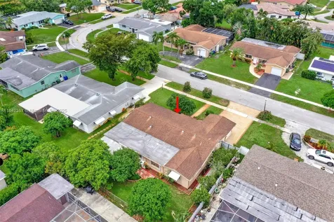 1741 NW 86th Avenue Pembroke Pines FL 33024