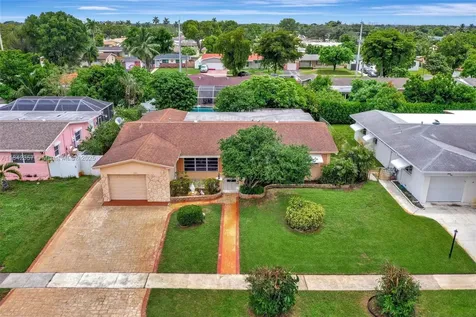 1741 NW 86th Avenue Pembroke Pines FL 33024