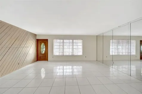 1741 NW 86th Avenue Pembroke Pines FL 33024