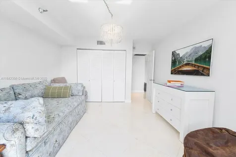 3500 Mystic Pointe Drive Aventura FL 33180