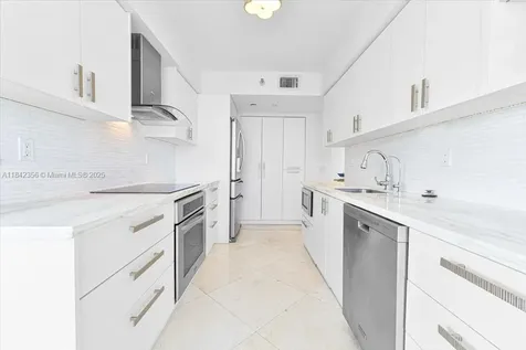 3500 Mystic Pointe Drive Aventura FL 33180