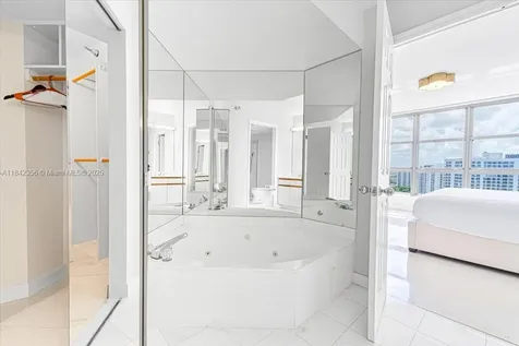 3500 Mystic Pointe Drive Aventura FL 33180