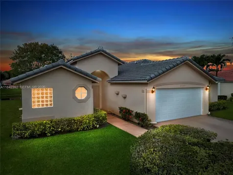 2549 Egret Lake Drive Green Acres FL 33413