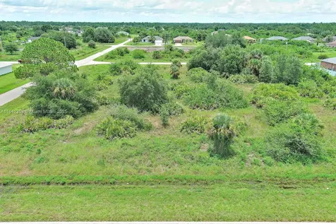 841 Milwaukee Boulevard Lehigh Acres FL 33974