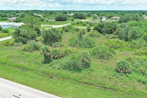 841 Milwaukee Boulevard Lehigh Acres FL 33974