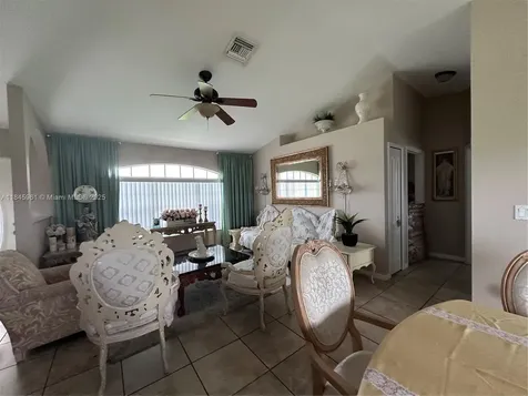 413 SW 43rd Terrace Cape Coral FL 33914