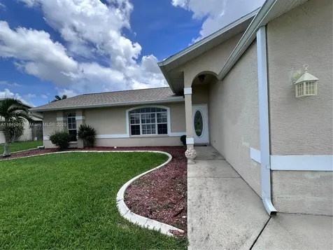 413 SW 43rd Terrace Cape Coral FL 33914