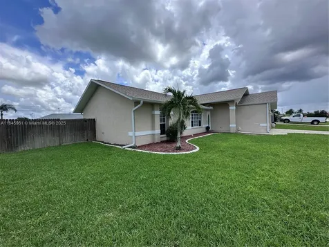 413 SW 43rd Terrace Cape Coral FL 33914