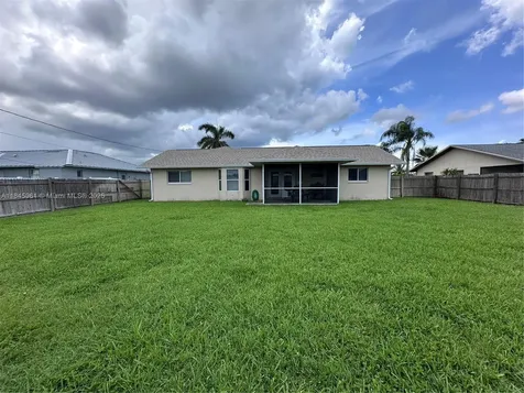 413 SW 43rd Terrace Cape Coral FL 33914
