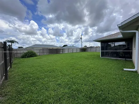 413 SW 43rd Terrace Cape Coral FL 33914
