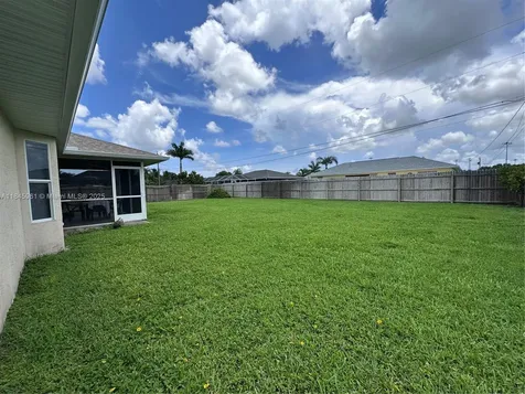 413 SW 43rd Terrace Cape Coral FL 33914