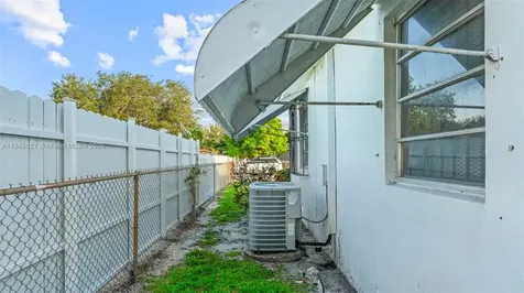1235 NW 86th Street Miami FL 33147